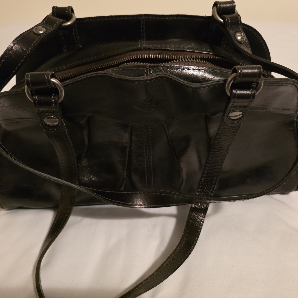 Chic Black Leather Shoulder Bag